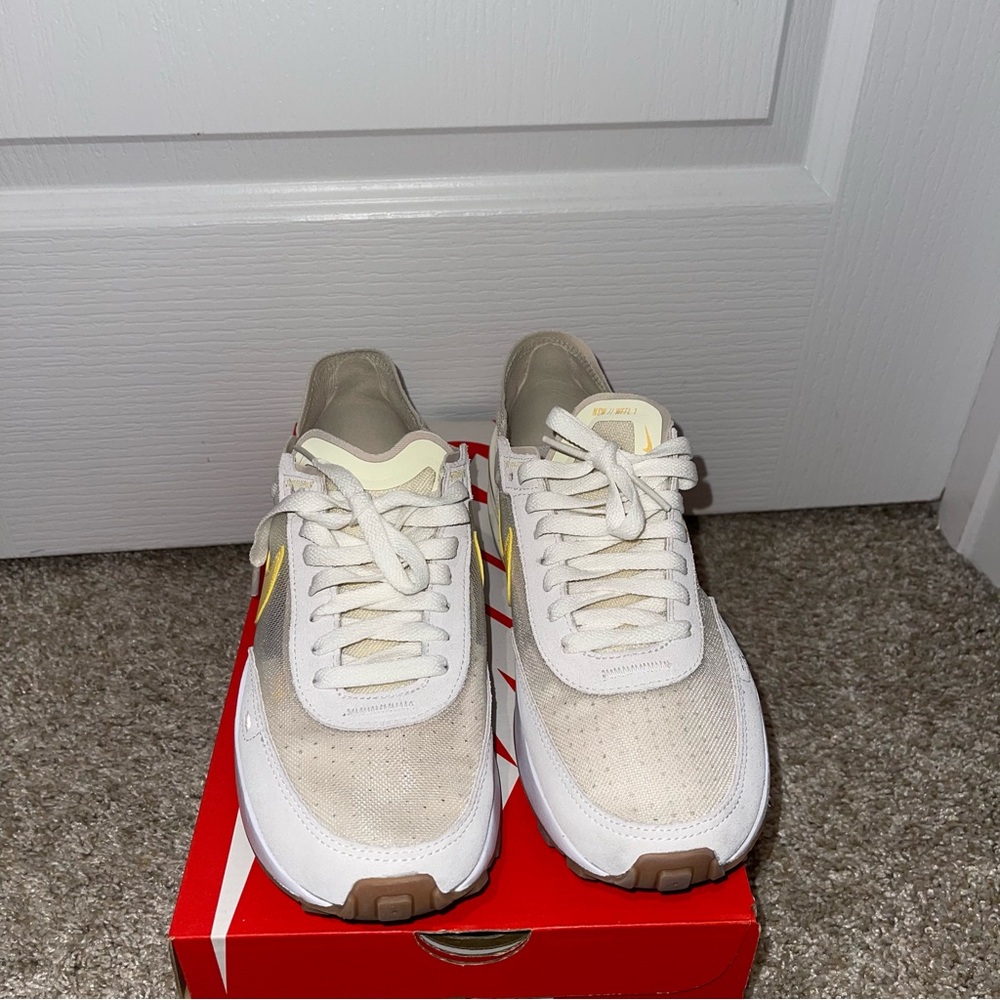 Nike Waffle One - Picture 4 of 9